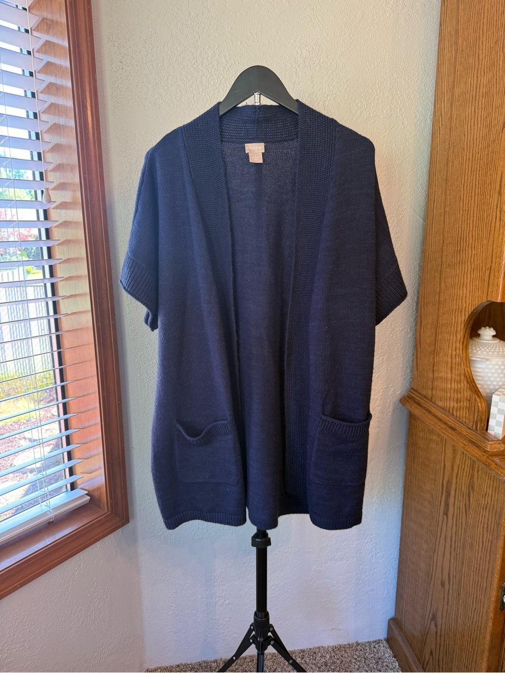 Chico’s Navy blue Open-Front Short Sleeve Cardigan with pockets. Size 1, medium